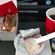 Imagen para el artículo titulado Por qué no deberías tomar bebidas calientes de un avión, según un auxiliar de vuelo